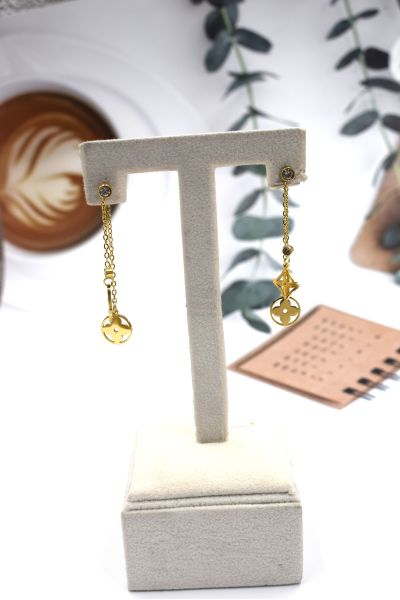 BOUCLES D'OREILLES EN ACIER