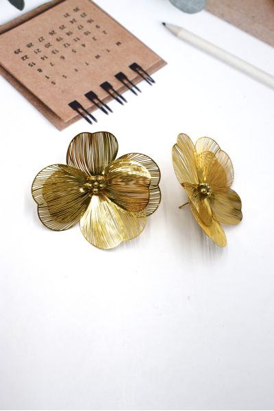 BOUCLES D'OREILLES EN ACIER