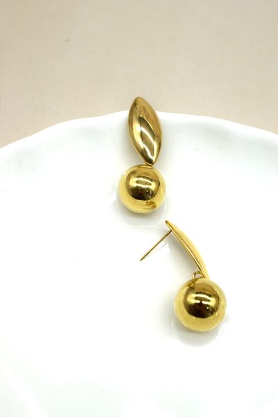 BOUCLES D'OREILLES EN ACIER